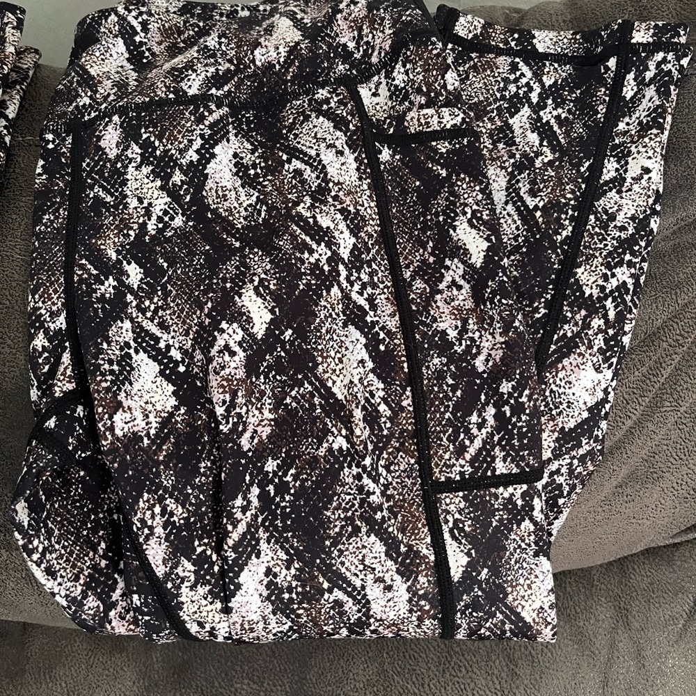 CVG Capris Size Medium never worn